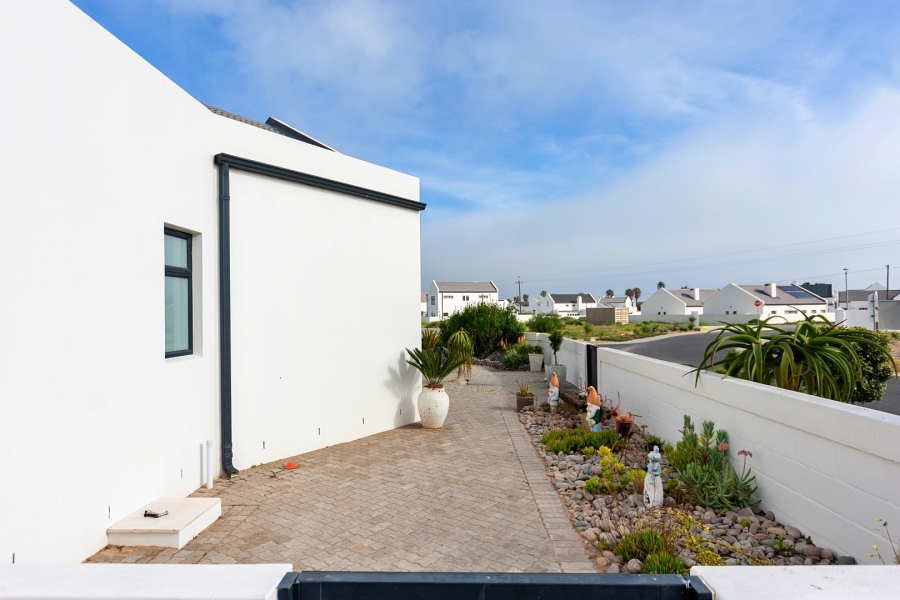 3 Bedroom Property for Sale in Britannia Bay Western Cape